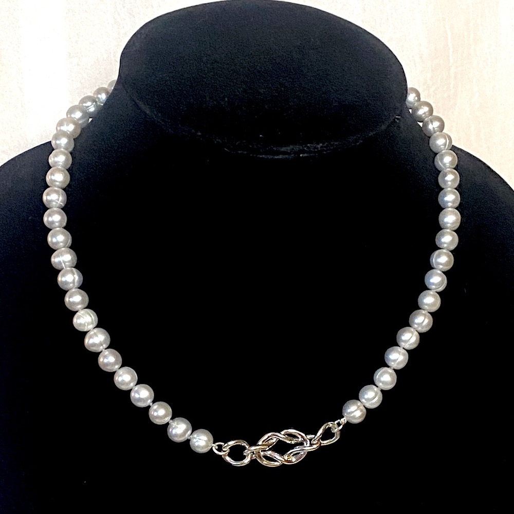 Light Grey Pearl & Sterling Silver Necklace